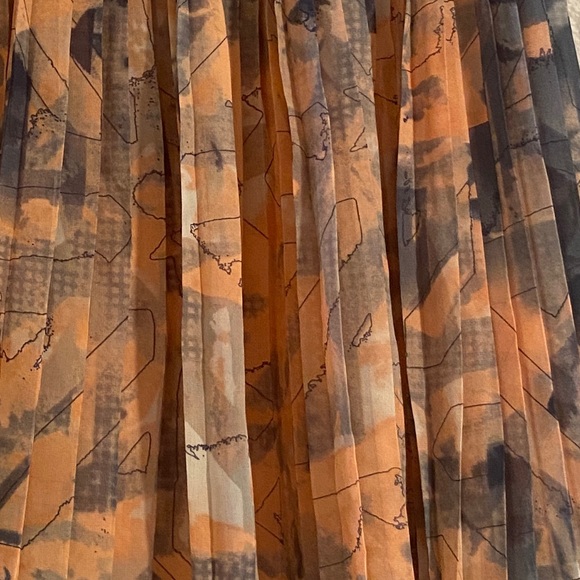 NWOT: BCBGeneration Pleated Skirt Sz: L - Picture 7 of 7